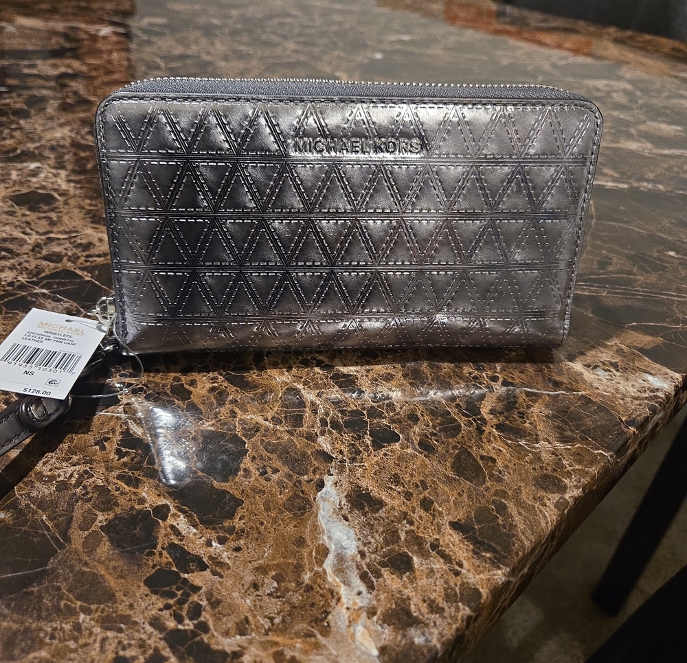 Michael Kors Silver Quilted Triangle-Pattern Zip Wallet